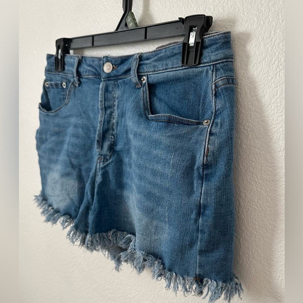 Denim Blue Frayed Hem Women Shorts - Picture 3 of 6